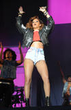 th_41242_celebrity_paradise.com_Rihanna_V_Festivall_068_122_118lo.jpg