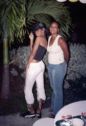 th_134780108_Preppie_Rihanna_private_family_photos_1_122_202lo.jpg