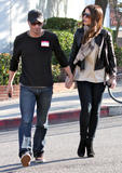th_68994_celebrity-paradise.com-The_Elder-Kate_Beckinsale_2010-02-20_-_out_in_Santa_Monica_3134_122_344lo.jpg