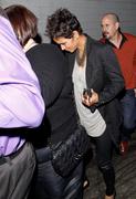 th_32320_HalleBerryLeavesH.O.M.ENightclubThruTheBackToAvoidPhotogs5_122_352lo.jpg
