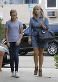 th_03111_Reese_Witherspoon_Out_for_Lunch_in_Brentwood_October_22_2012_063_122_400lo.jpg