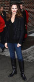 th_23312_jennifer_garner_letterman_tikipeter_celebritycity_010_123_560lo.jpg