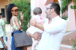 th_558065153_RihannaoutforshoppinginPortoCervo17.7.2012_40_122_573lo.jpg